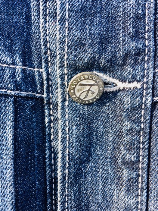 Джинсовая куртка …