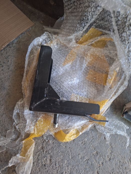 Кобальтқа запаска,жағдайы жақсы,газельге задный стоп,запаска ілетін .