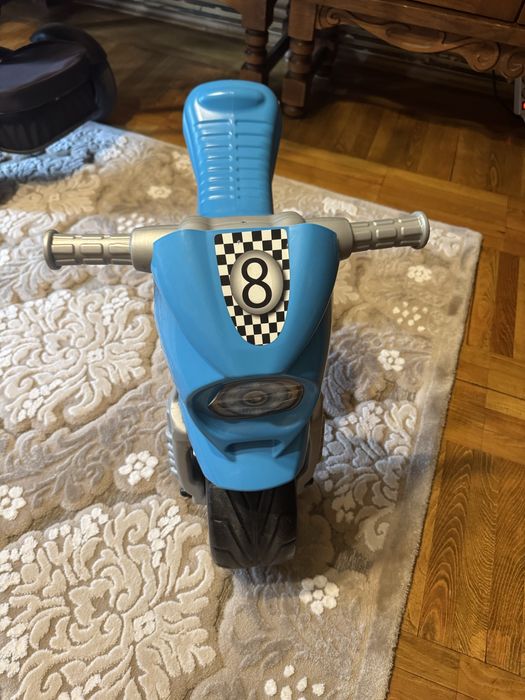 Motocicleta mare roti late