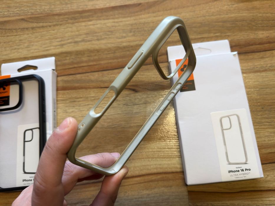 Spigen калъфи/Iphone 16pro