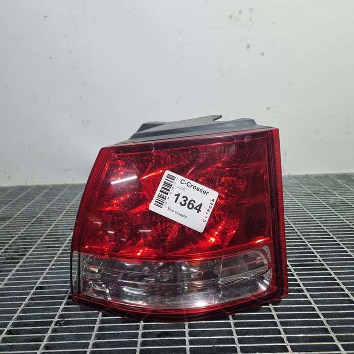 Десен заден фар Citroen C - Crosser 2007 - 2012 SUV 4 в