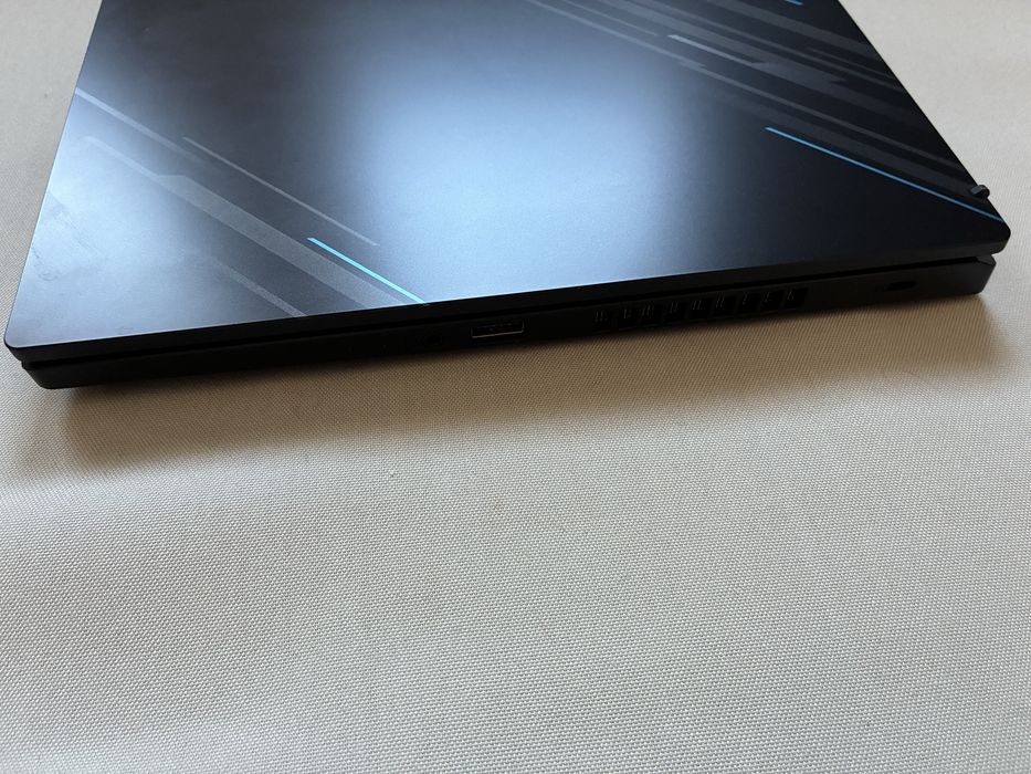 Acer Nitro V15 | RTX 4050 | i5 13th Gen | 1.5TB SSD | 16GB RAM | Cutie