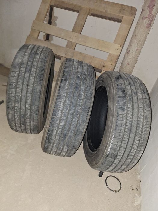 Продам три шины Triangle