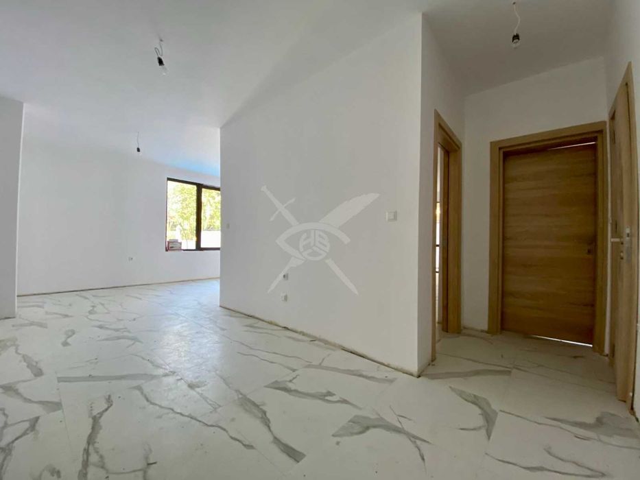 Продава се Тристаен апартамент в Приморско - 110 кв.м за 800 €/кв.м - Снимка #3