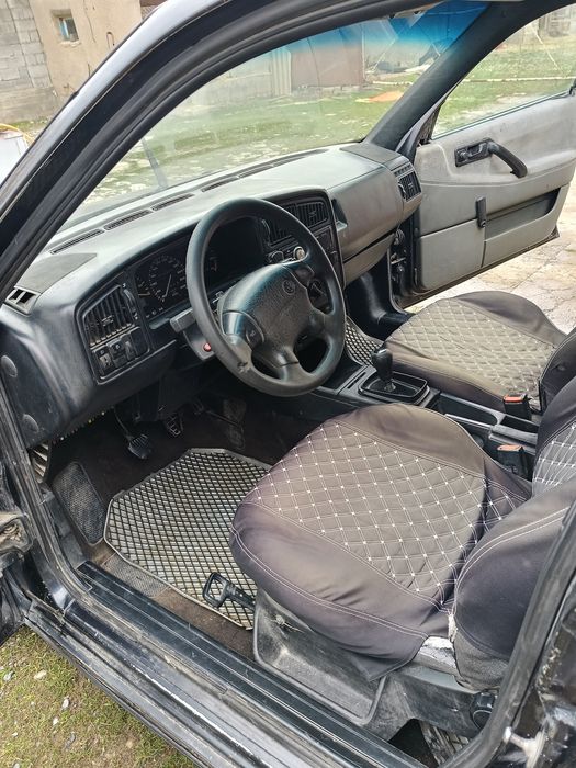 .Пассат б3 1991г.в. 2куб корбюратор