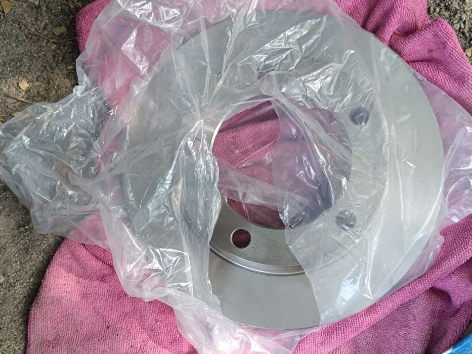 Новый тормозной диск на Ниву