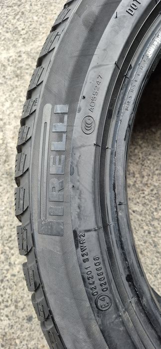 4 anvelope iarna runflat Pirelli 225/50/18,dot 2022.Pretul este pe bucata.