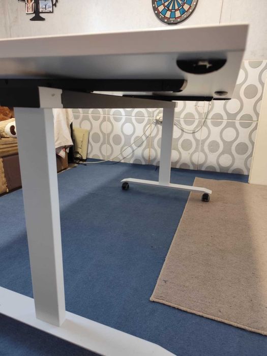 Продавам сгъваема Компютърна/Офис/Работна маса(бюро)