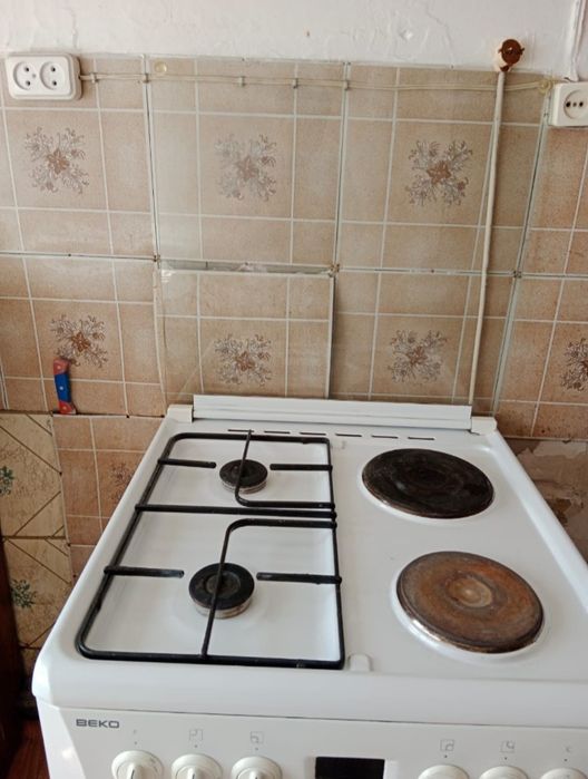 Продается газовая плита Беко
