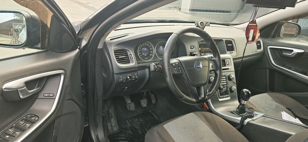 VOLVO S60 2011 — imagine 2