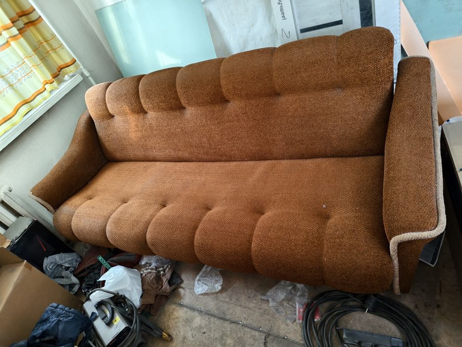 Продаётся диван.