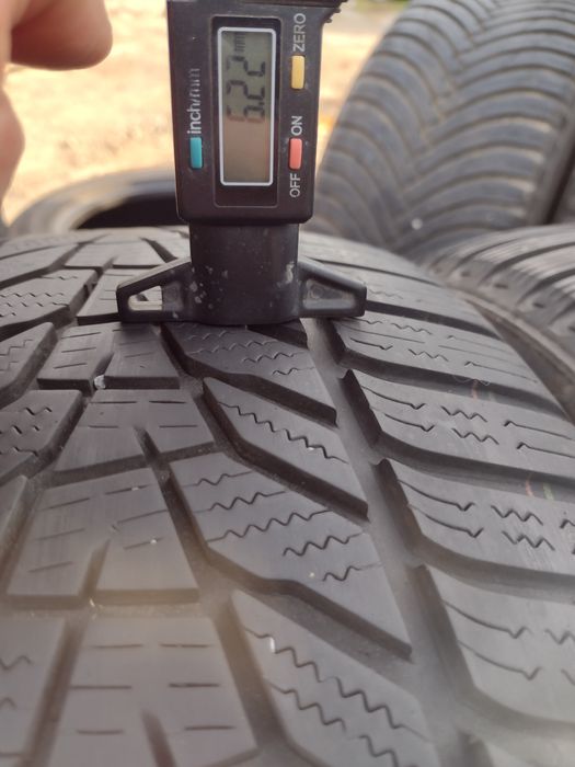 Hankook 2бр.235/50/17 дот3221