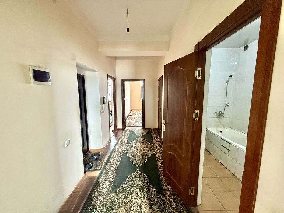 Termiz sh, vokzal TISU turist politsiya oldida 63,9 mkv, 2 xona