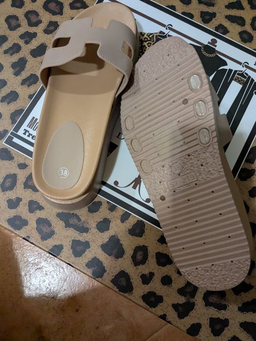 Нови дамски чехли