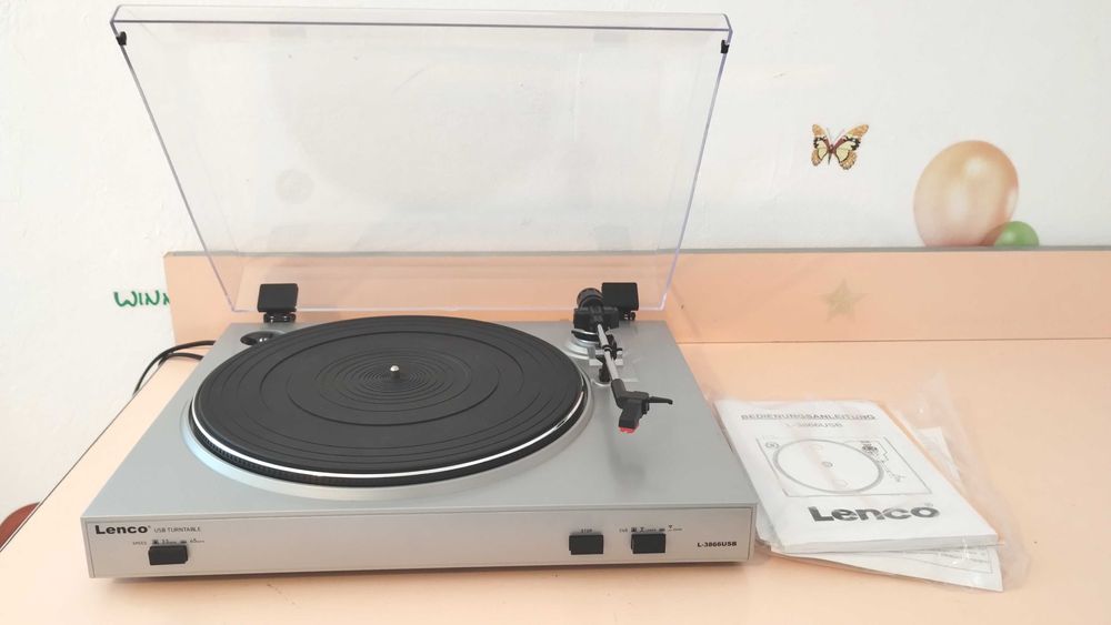 pt discuri vinil pickup Lenco 3866USB cu preamplificator incorporat