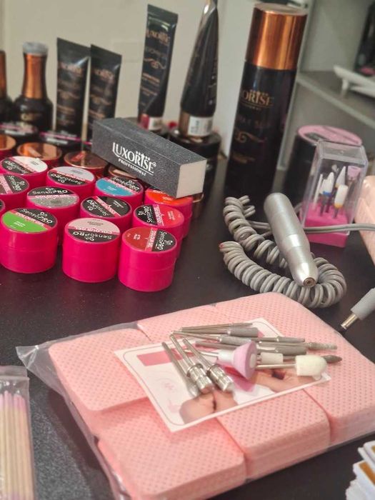 SET COMPLET MANICHIURĂ / NAIL TECH – ideal pentru începătoare sau salon