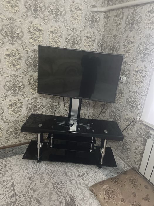 Телевизор с тумбой
