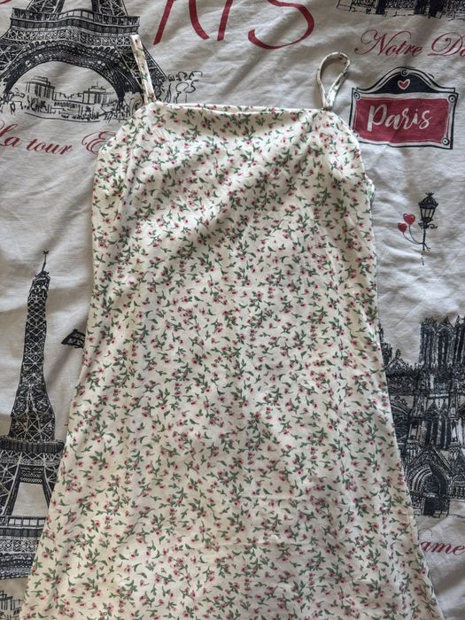 Летнее платье , приятный материал