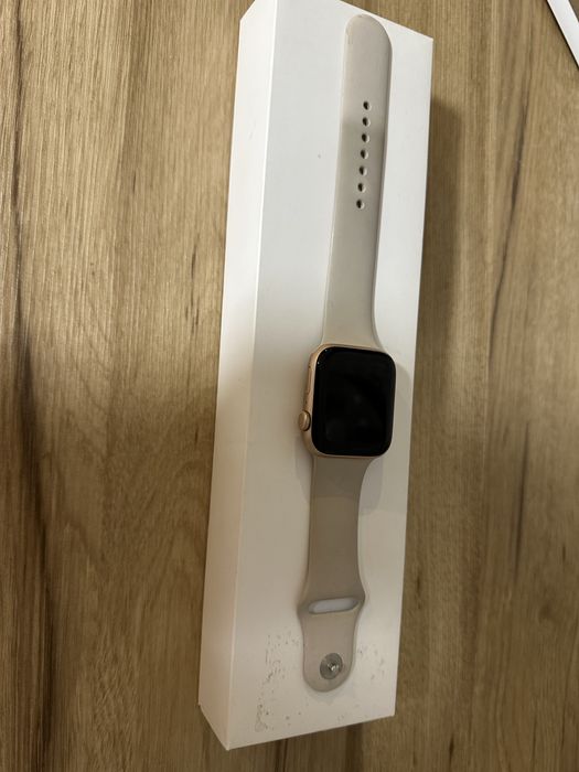 Apple watch SE 44мм.