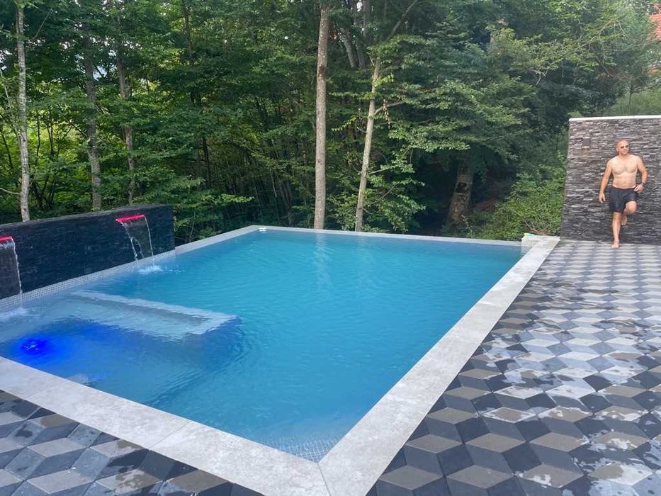 Piscine din beton torcretat cu mozaic si gresie