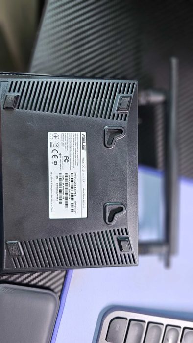 Router wireless ASUS RT-N12