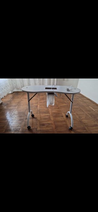 Masa pliabila pentru manichiura