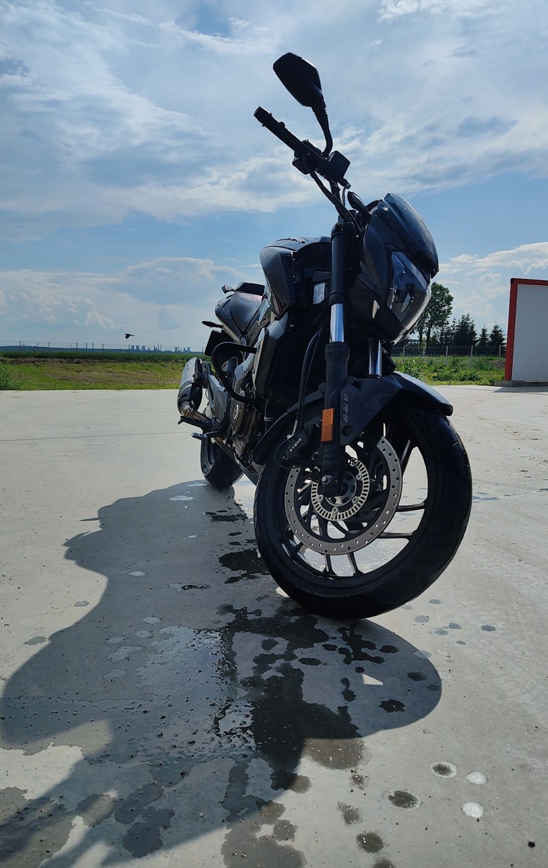 olx bajaj dominar