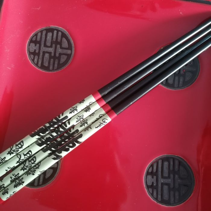 Set 2 platouri si betisoare