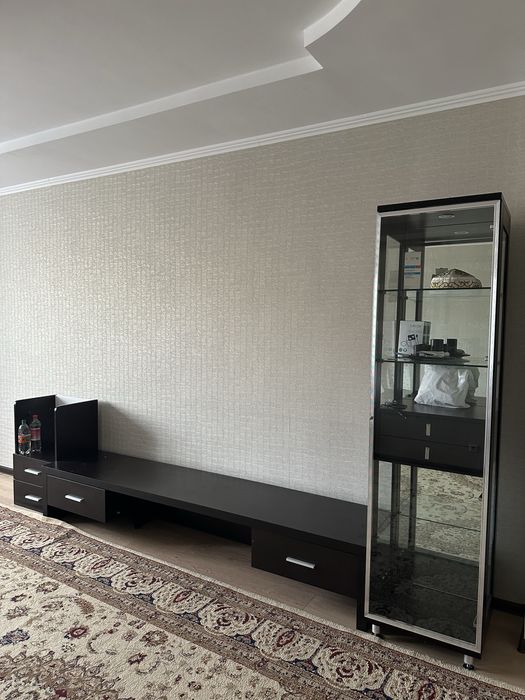 Тумба для телевизора и диван