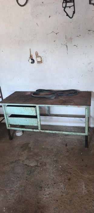 Продам советский стол для инструментов слесарно
