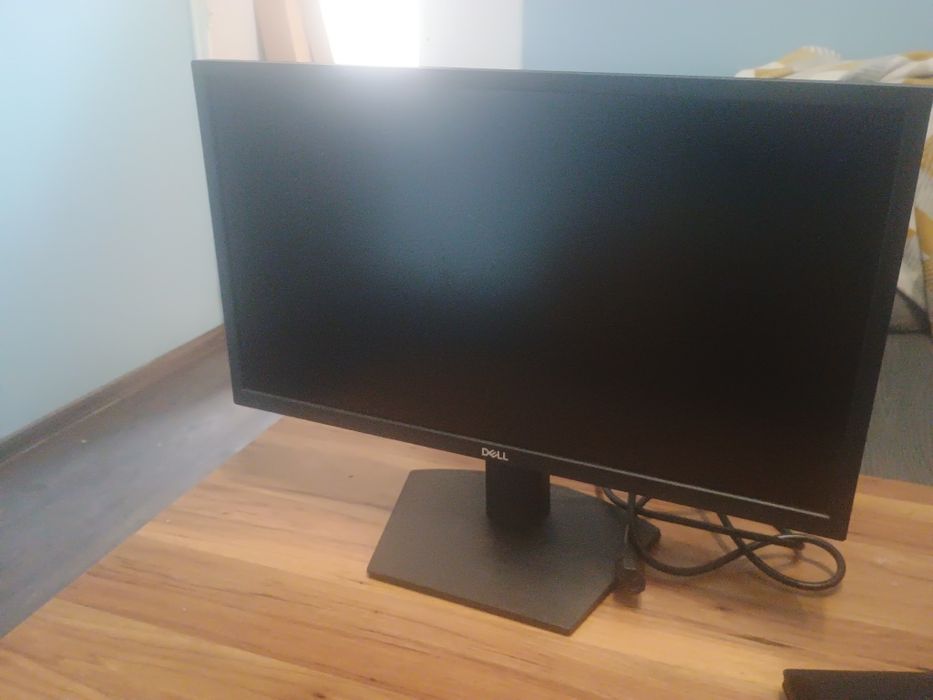 Монитор dell 22inch