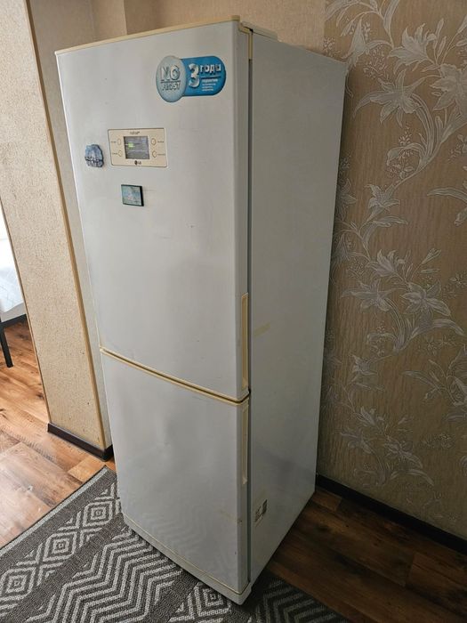 Холодильник марки LG