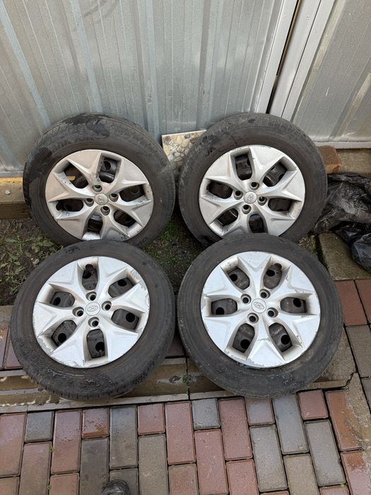 Комплект оригинальных дисков (штампов) на hyundai accent