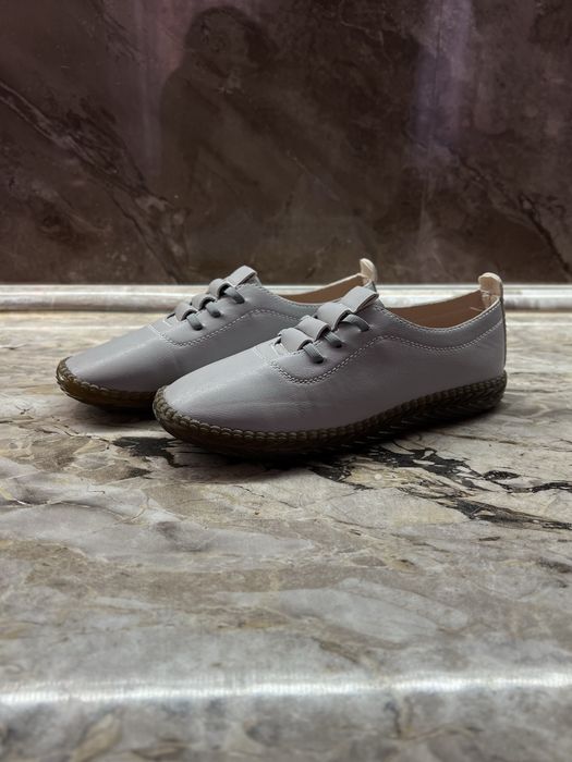 Продам женскую обувь