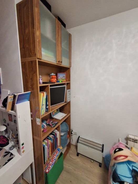 Продавам  част от секция