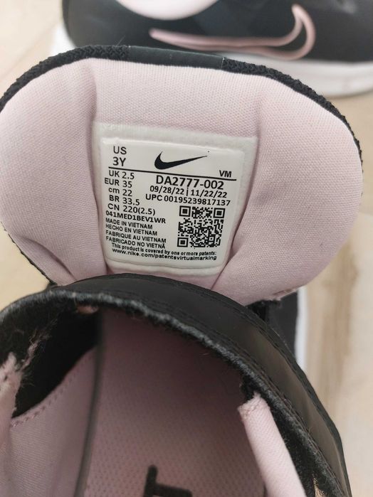 Adidasi Nike marimea 35