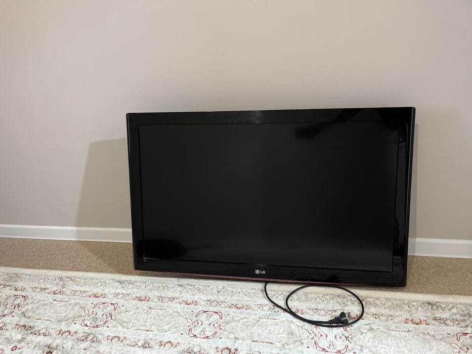 Телевизор LG 42LD750