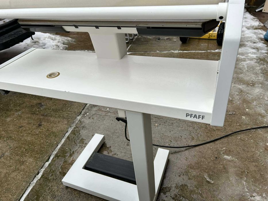Masina profesionala dde calcat Pfaff