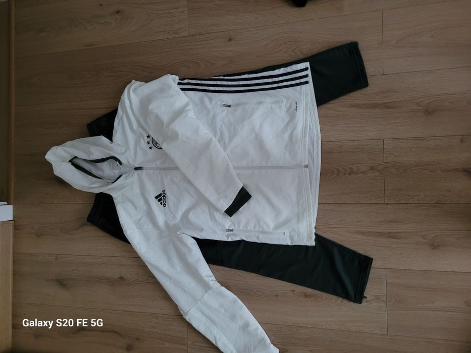 Trening Adidas marime L