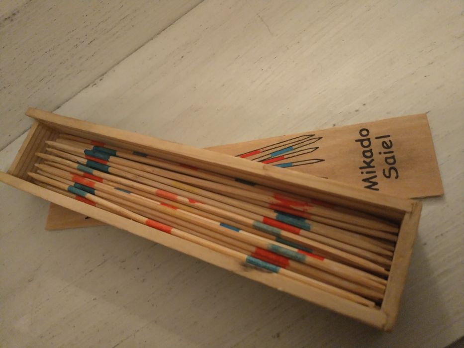 Игра Микадо в дървена кутийка