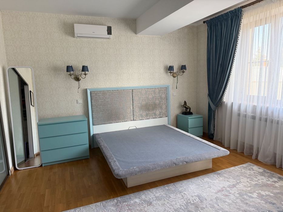 Кровать двуспальная