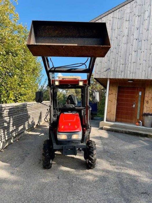 трактор Yanmar с товарач и багер
