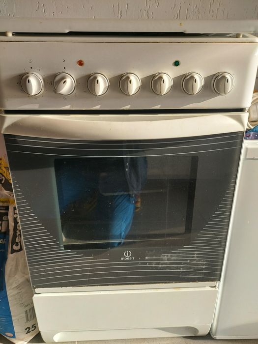 Продам электро плиту