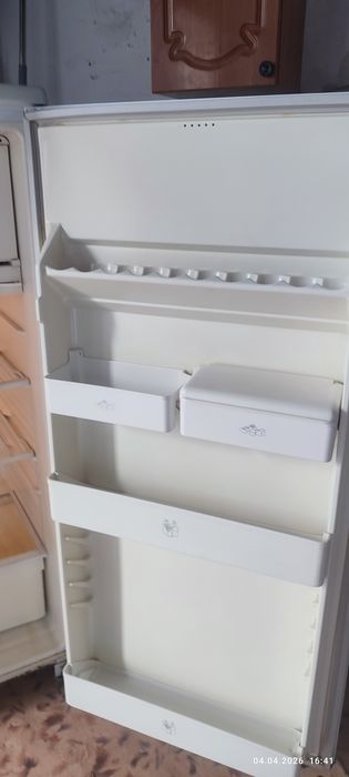 Холодильник Бирюса.