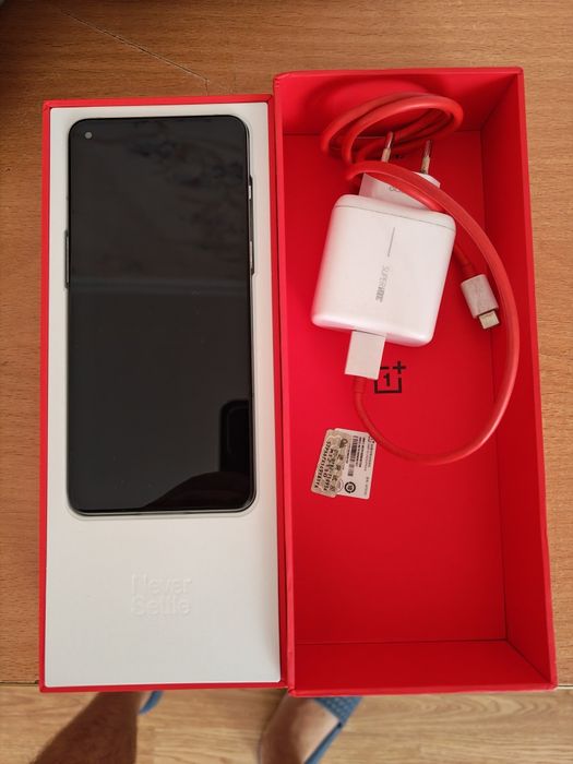 Oneplus 9rt в хорошем состоянии