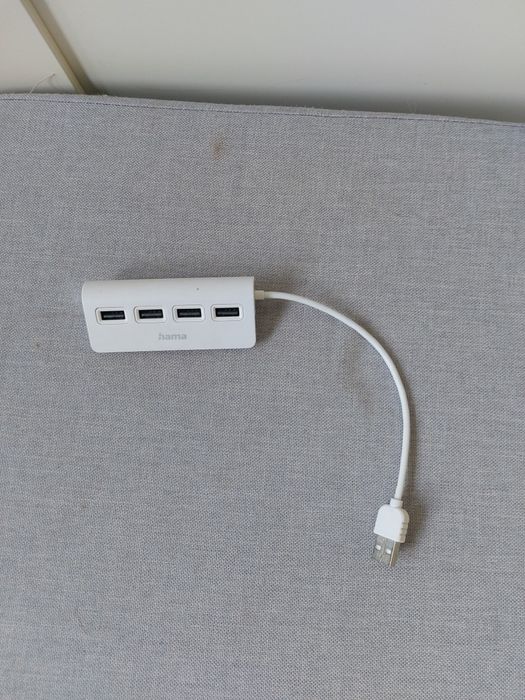 Hama HUB cu 4 porturi USB 2.0 auto-alimentat, alb