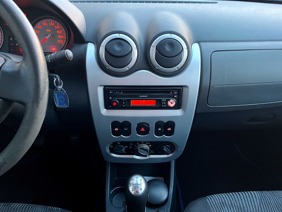 DACIA Logan 2011 — imagine 4