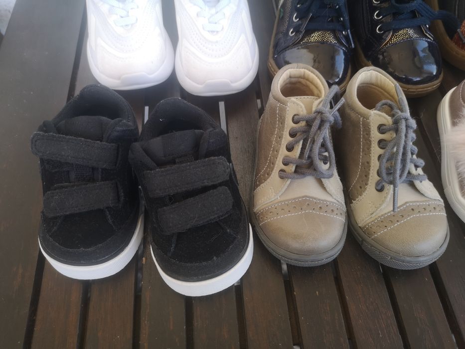 Различни детски обувки!