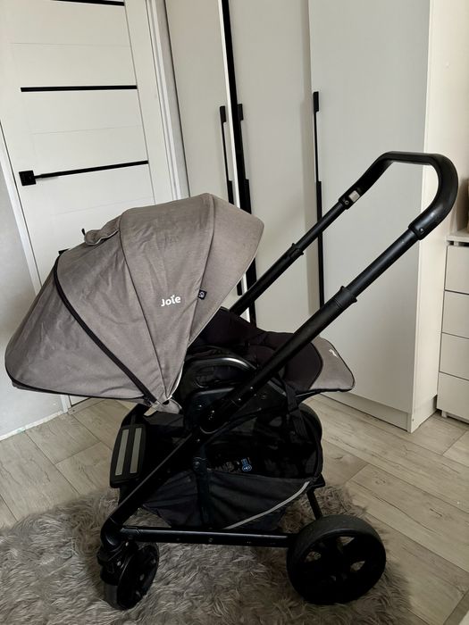 Продам коляску Joie chrome