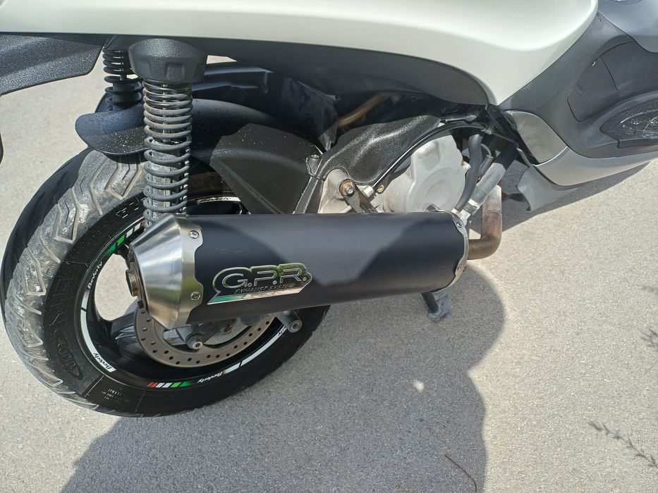 Скутер Пиаджо/Piaggio Beverley 350